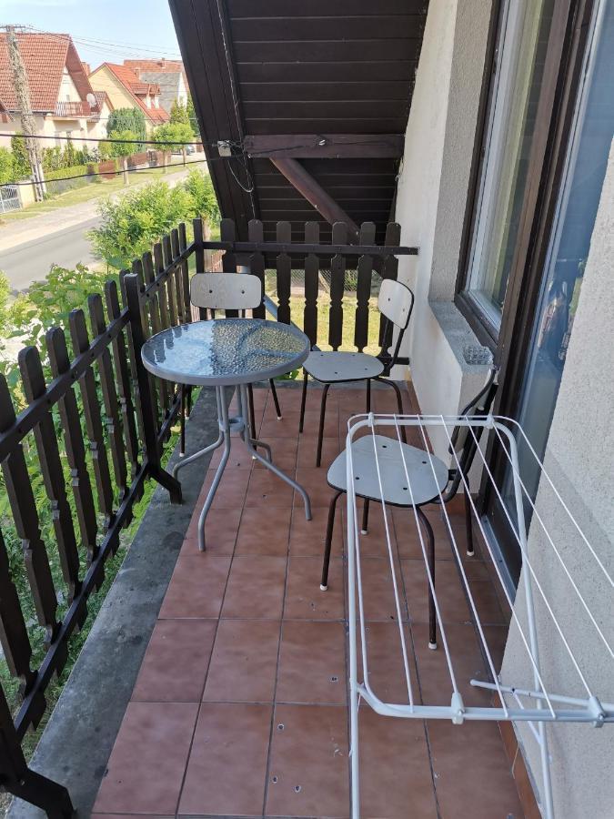 Appartement Roland Apartman à Balatonlelle Extérieur photo