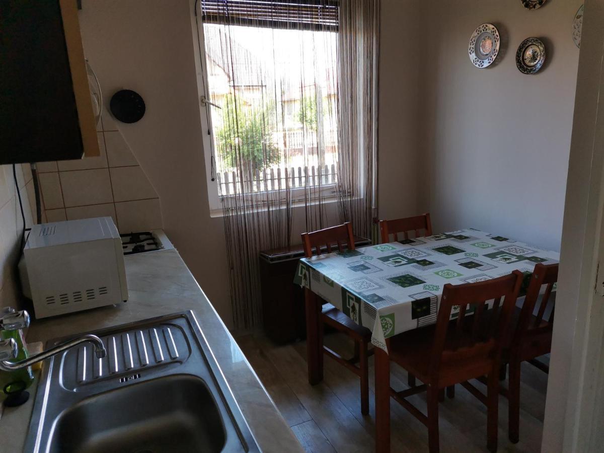 Appartement Roland Apartman à Balatonlelle Extérieur photo